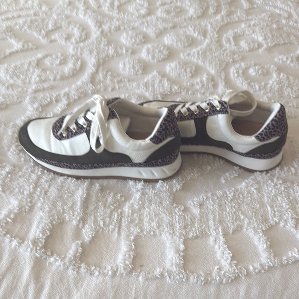 Stylish Women's White and olive Sneakers